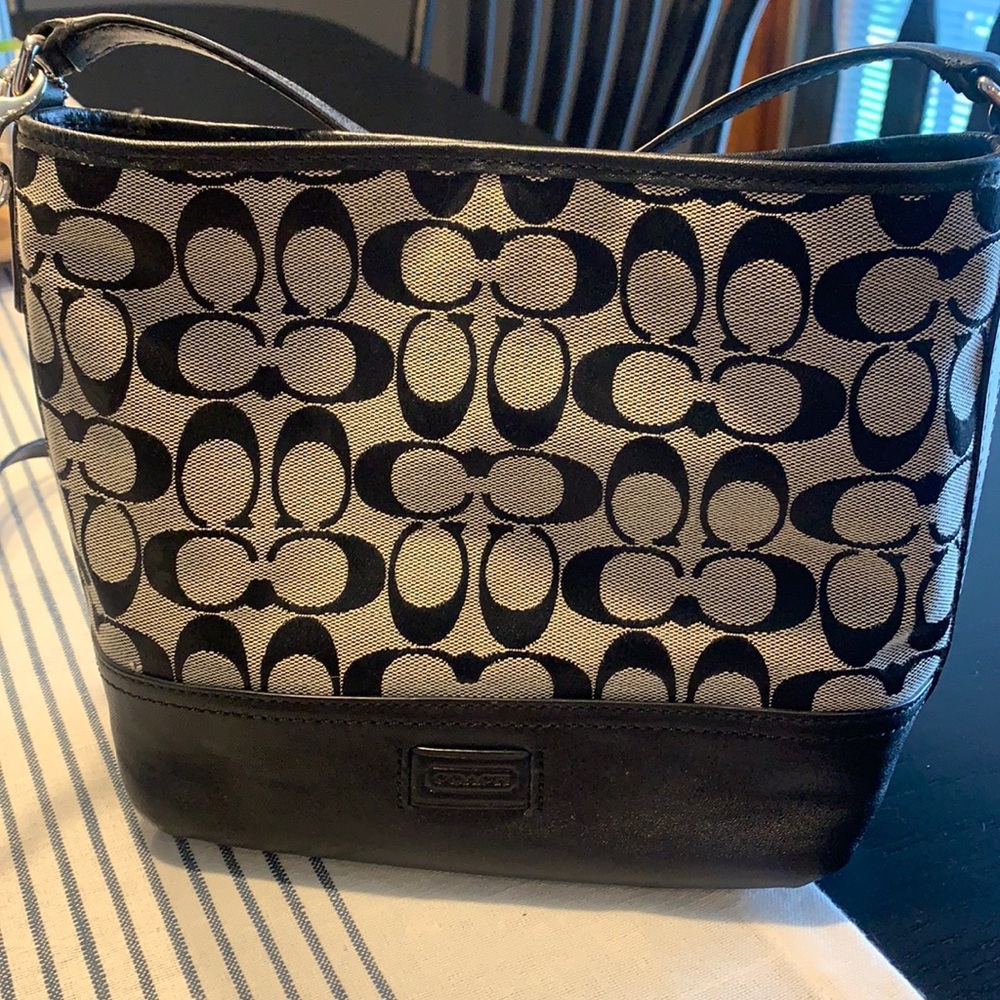 Coach Signature Shoulder and Crossbody Bag Black